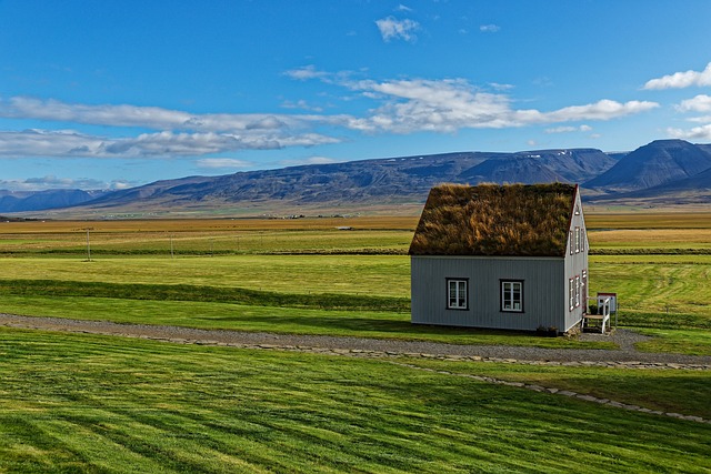 איסלנד היא יעד מושלם לחופשה יוקרתית, המציעה נופים עוצרי נשימה, פעילויות ייחודיות ותרבות ייחודית